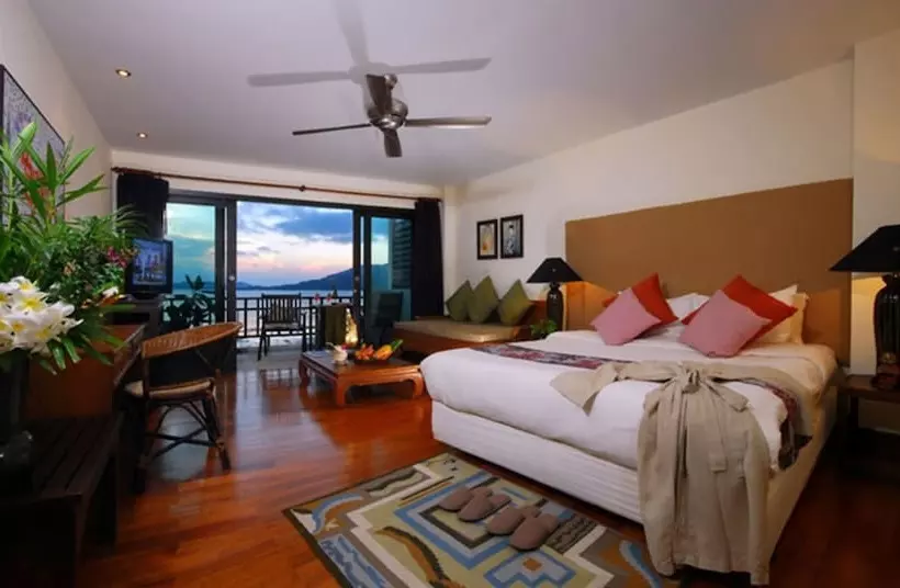 اتاق لوکس با چشم‌انداز دریا, Cinnamon Beach Villas