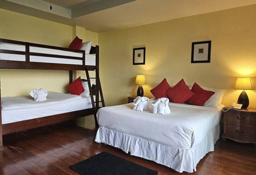 غرفة عائلية مطلّة علي البحر, Cinnamon Beach Villas