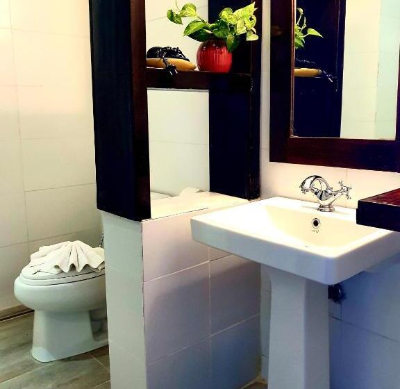 غرفة ديلوكس مطلّة علي البحر, Cinnamon Beach Villas