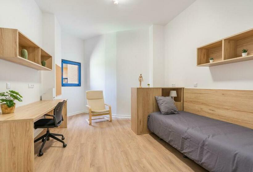 اتاق استاندارد یک نفره, Albergue Juvenil Colegio Mayor Galileo Galilei
