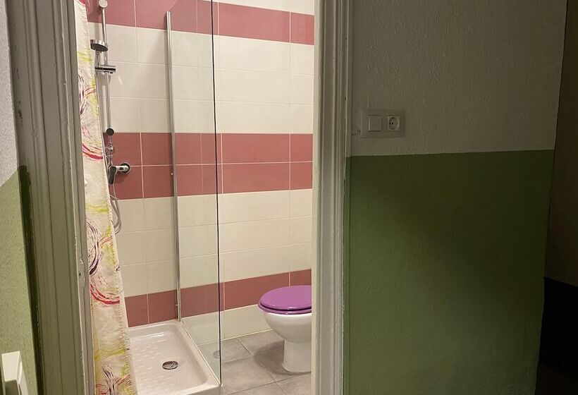 اتاق اقتصادی داخلی, Sant Antoni Hostal, Sustainable Tourism