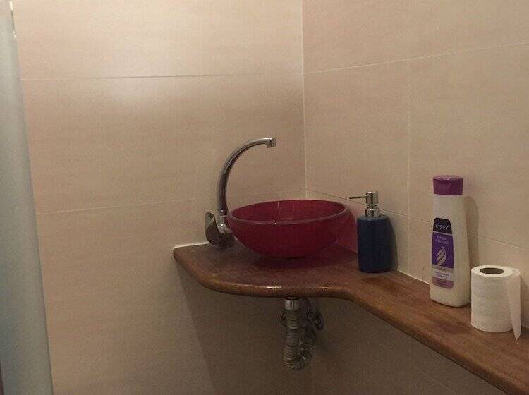 اتاق اقتصادی داخلی, Sant Antoni Hostal, Sustainable Tourism