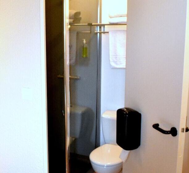 חדר סטנדרט לשלושה, Brit Hotel Essentiel Tours Nord