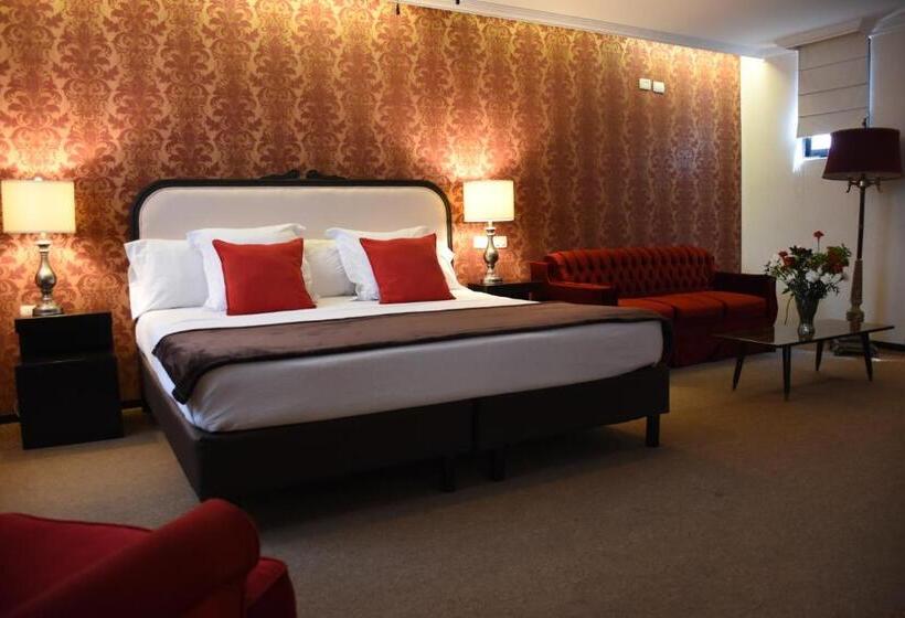 クラシックスイート, Clara Luna