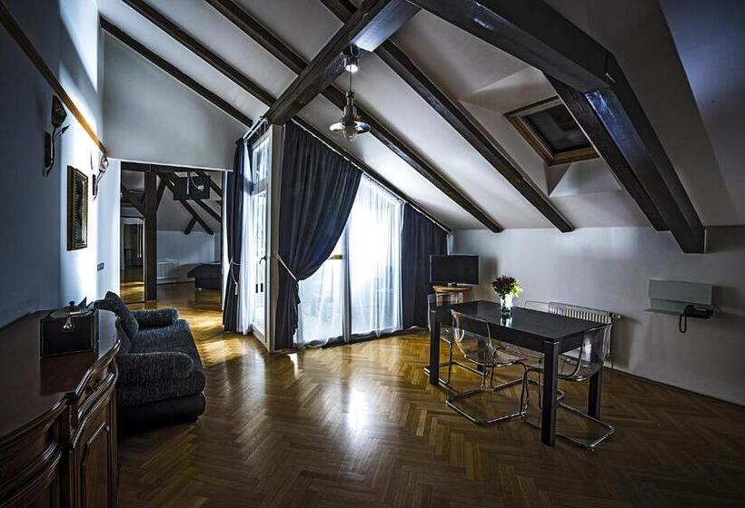 اتاق استاندارد, Deminka Palace