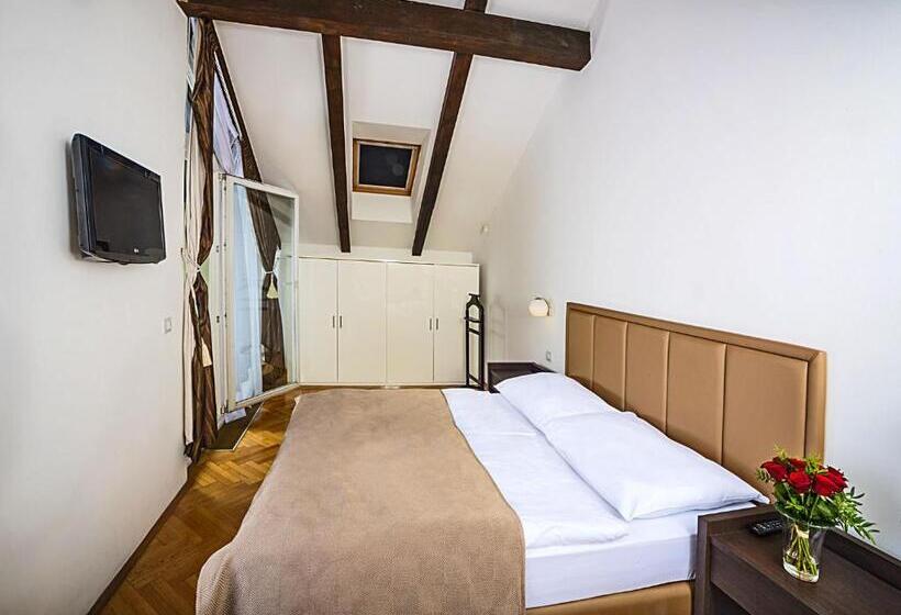 اتاق استاندارد, Deminka Palace