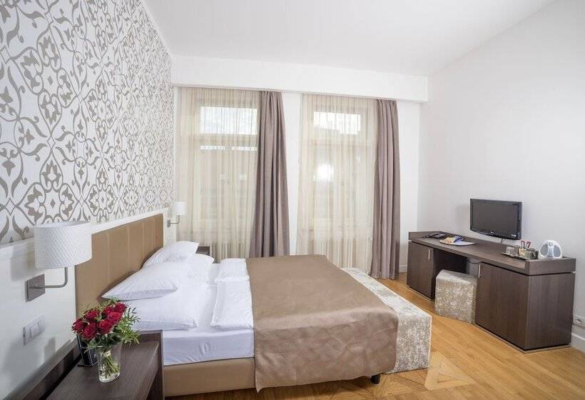 اتاق استاندارد, Deminka Palace