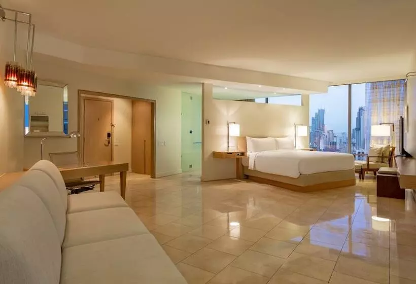 سوییت اجرایی, Jw Marriott Panama