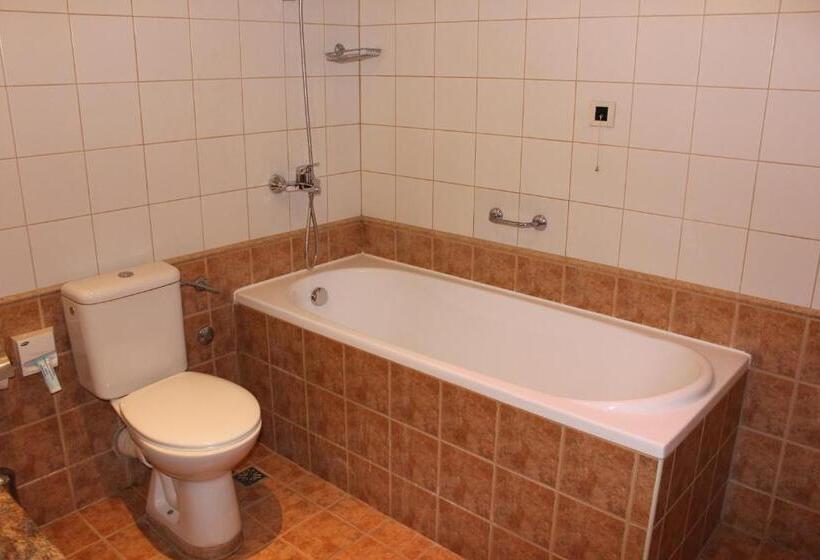 패밀리 룸, Kendros