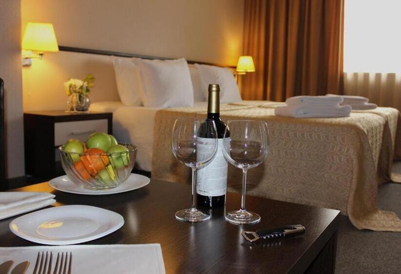 스탠다드 스튜디오, Kendros