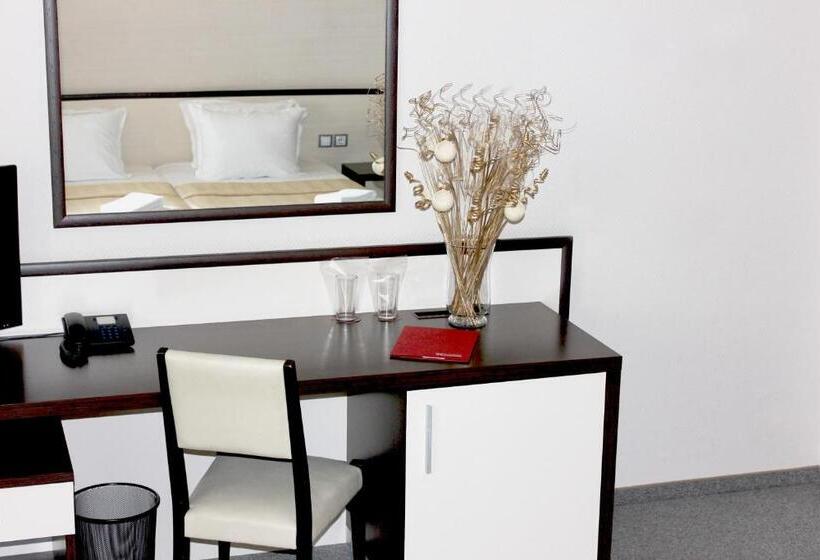 스탠다드 스튜디오, Kendros