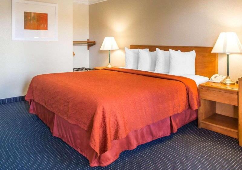 스탠다드 룸 킹사이즈 침대, Quality Inn