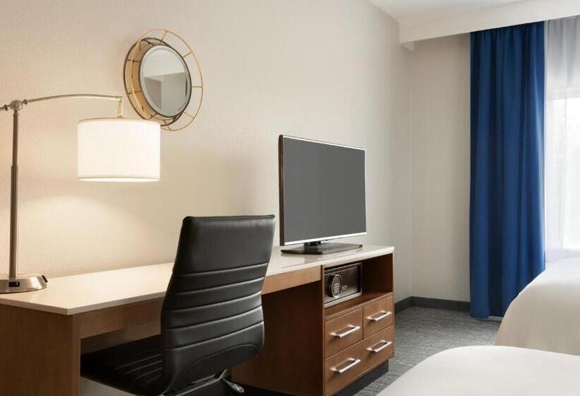 Люкс Кровать Кинг, Radisson Hotel Ames Conference Center At Isu