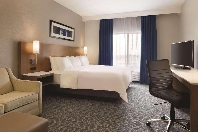 غرفة قياسية سرير كينج, Radisson Hotel Ames Conference Center At Isu