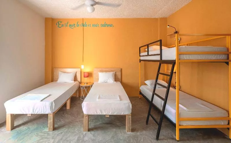 スタンダード４人部屋, Selina Cancun Downtown