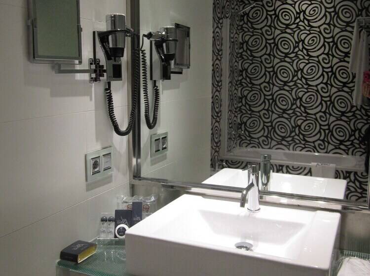 اتاق استاندارد, Via Gotica