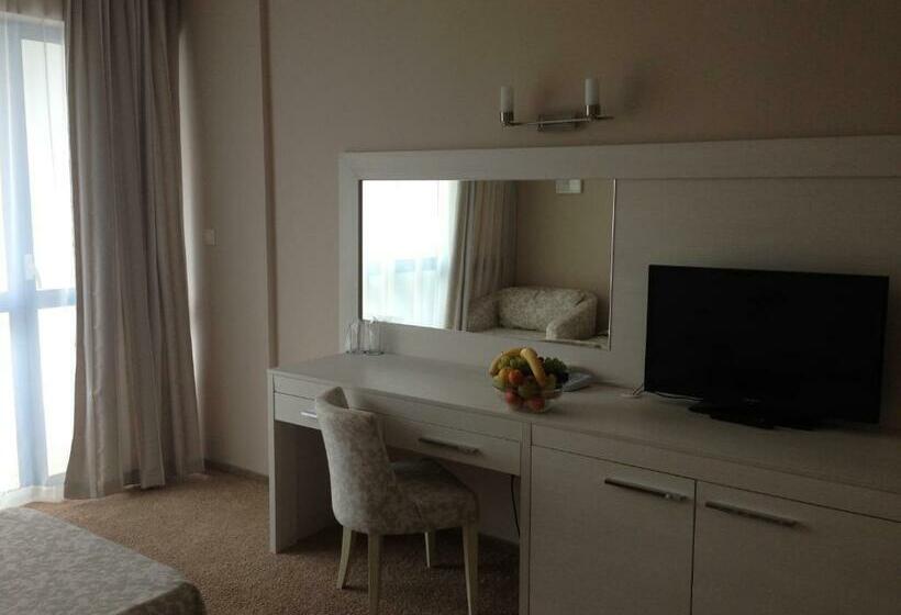 غرفة قياسية مطلّة علي البحر مزوَّدة بشُرفة, Sineva Beach Hotel   All Inclusive