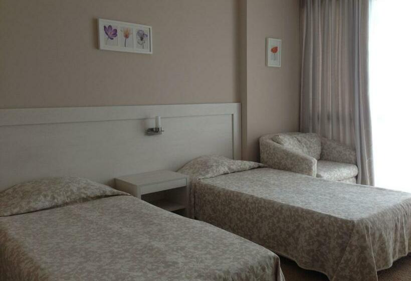 غرفة قياسية مطلّة علي البحر مزوَّدة بشُرفة, Sineva Beach Hotel   All Inclusive