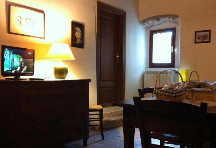 شقة غرفة واحدة, Residenza La Torre