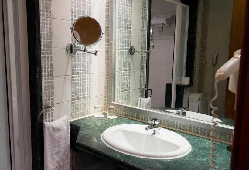 اتاق استاندارد یک نفره, Swiss Inn Plaza Hotel