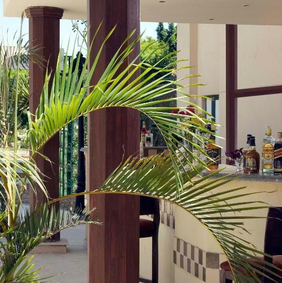 اتاق استاندارد سه نفره, Swiss Inn Plaza Hotel