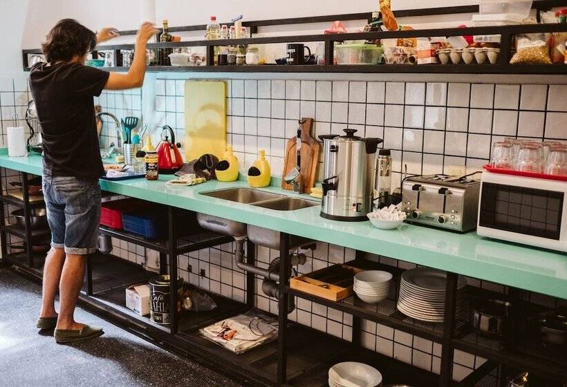 اتاق استاندارد یک نفره, Viajero Montevideo Hostel