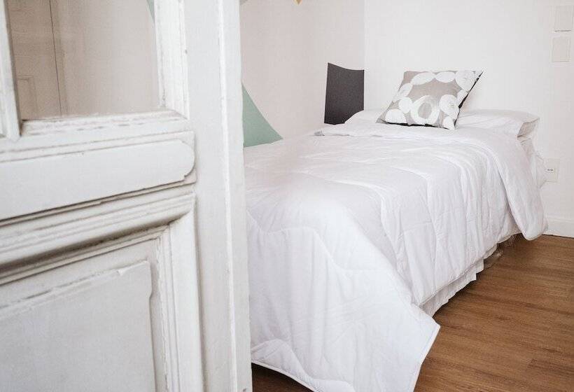 اتاق استاندارد یک نفره, Viajero Montevideo Hostel