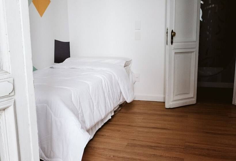 اتاق استاندارد یک نفره, Viajero Montevideo Hostel