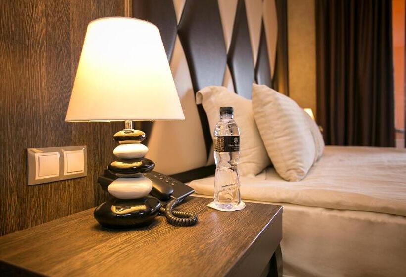 غرفة قياسية, Villas Elenite