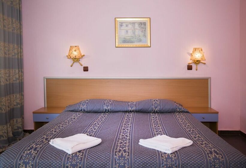 غرفة قياسية, Villas Elenite