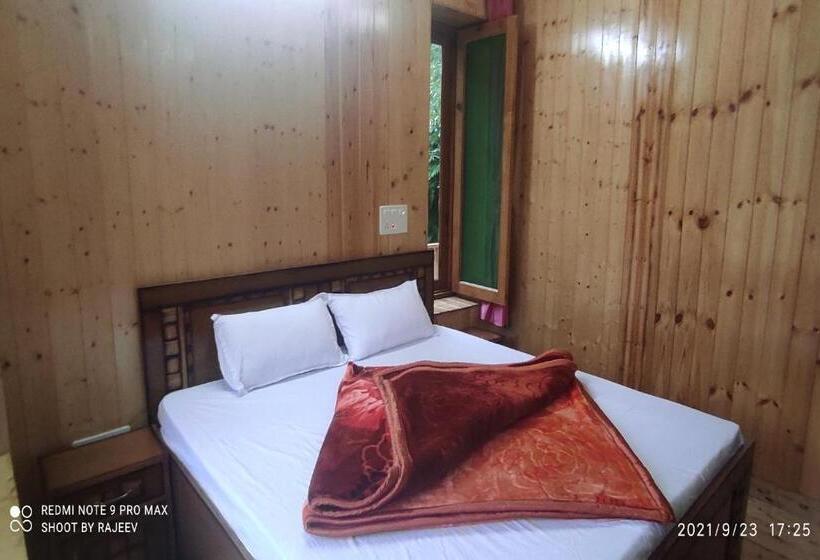 غرفة كلاسيكية ثلاثية, Pop 83120 Kamal Guest House Tirthan