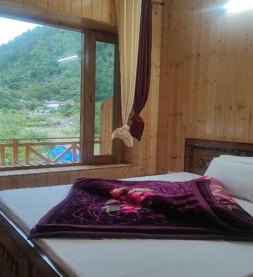 غرفة كلاسيكية ثلاثية, Pop 83120 Kamal Guest House Tirthan