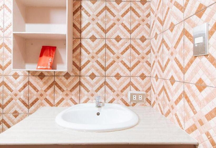 Suíte, Reddoorz Plus At Canley Residential