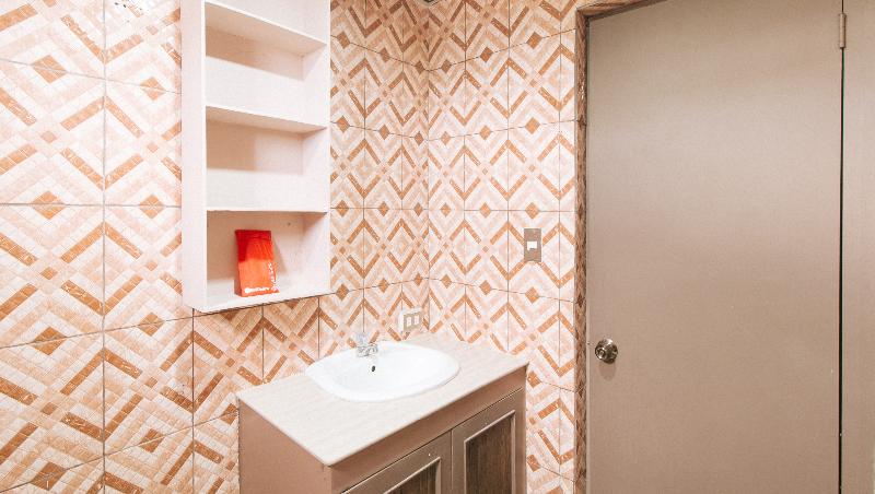 Suíte, Reddoorz Plus At Canley Residential