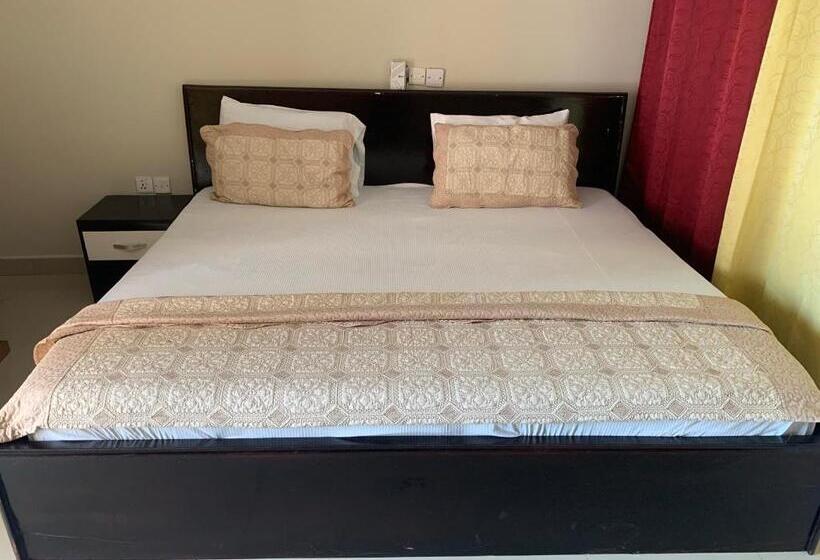 Deluxe Suite King Bed, Swatson