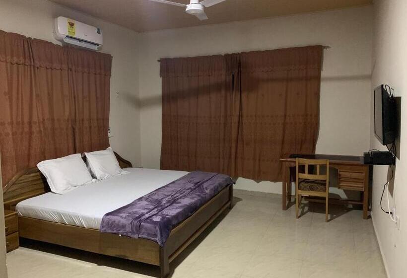 Deluxe Suite King Bed, Swatson