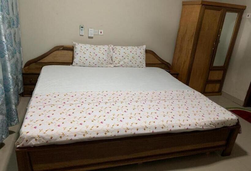 Deluxe Suite King Bed, Swatson