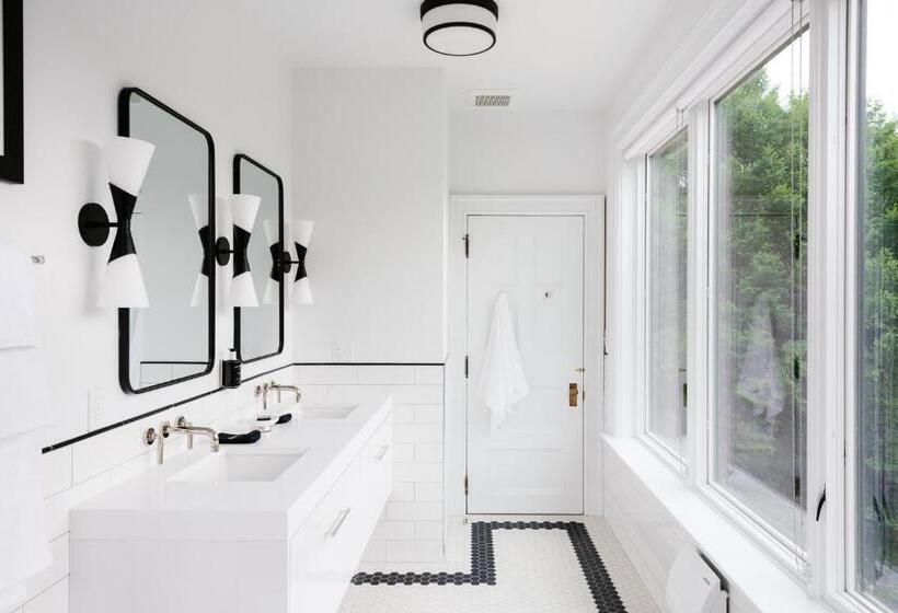 Номер Стандарт Вид на Сад, The Amelia