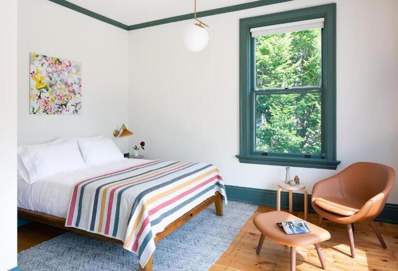 Номер Стандарт Вид на Сад, The Amelia