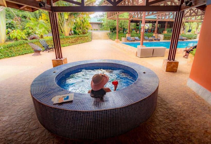 بنجلو سوبيريور, ávita Lodge