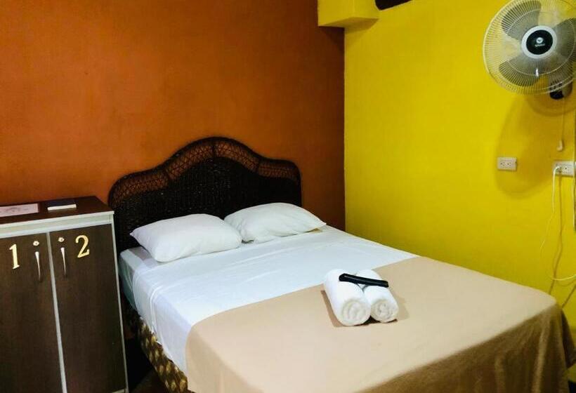 غرفة قياسية ثلاثية, ávita Lodge