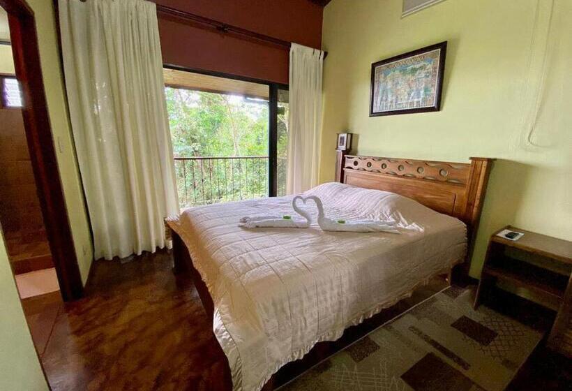 بنجلو سوبيريور, ávita Lodge