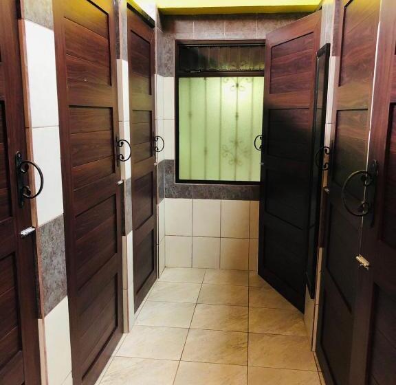 منزل 4 غرف نوم, ávita Lodge