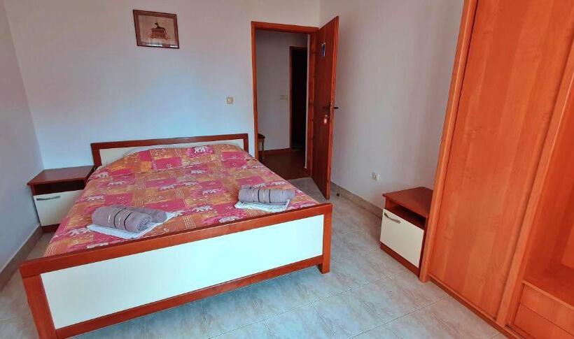 اتاق اکونومی, Studio Apartments M&m