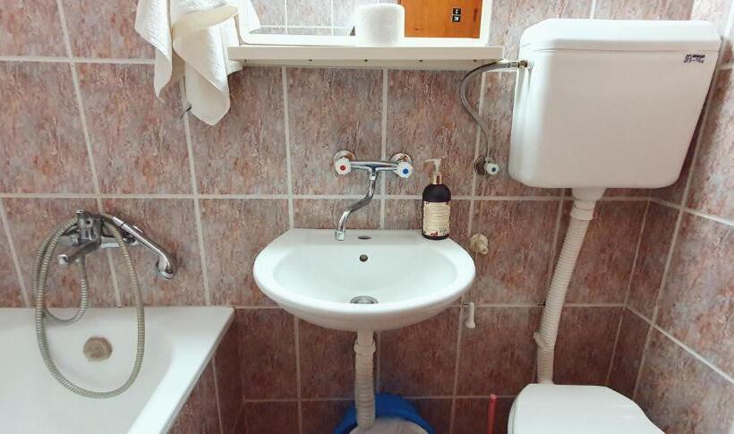 اتاق اکونومی, Studio Apartments M&m