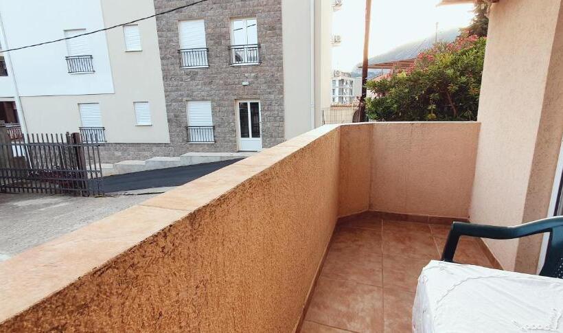 اتاق اکونومی, Studio Apartments M&m