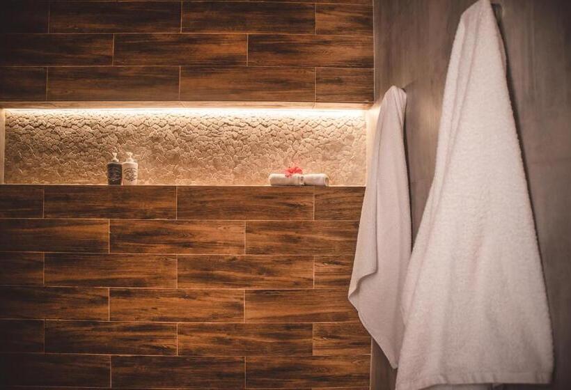 اتاق استاندارد سه تخته با چشمانداز باغ, Zanzibella Hotel & Spa