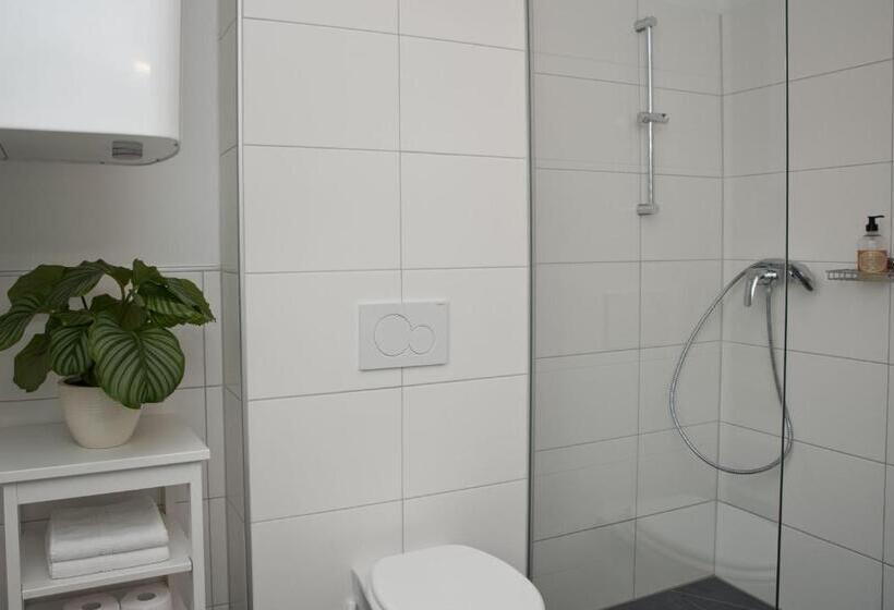 إستوديو قياسى مطلّ علي الحديقة, Villa Berginz By Seebnb