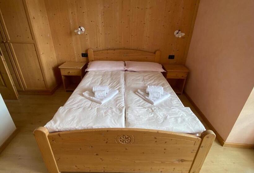 Номер Стандарт с Балконом, B&b Monte Tesobo
