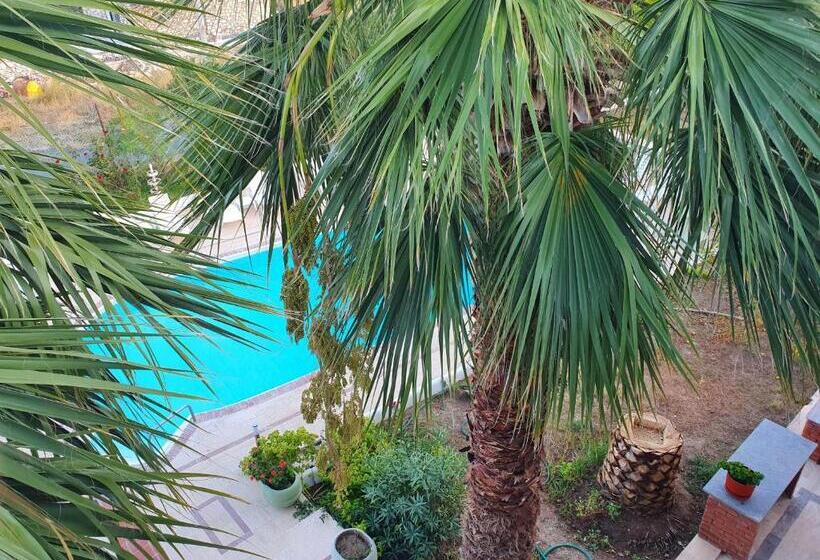 غرفة قياسية مطلّة علي البحر مزوَّدة بشُرفة, Dilek Agaci Butik Otel